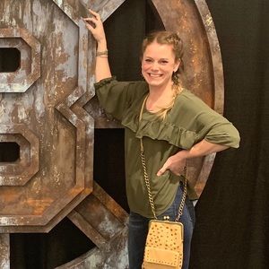 Meet your Posher, Jessica